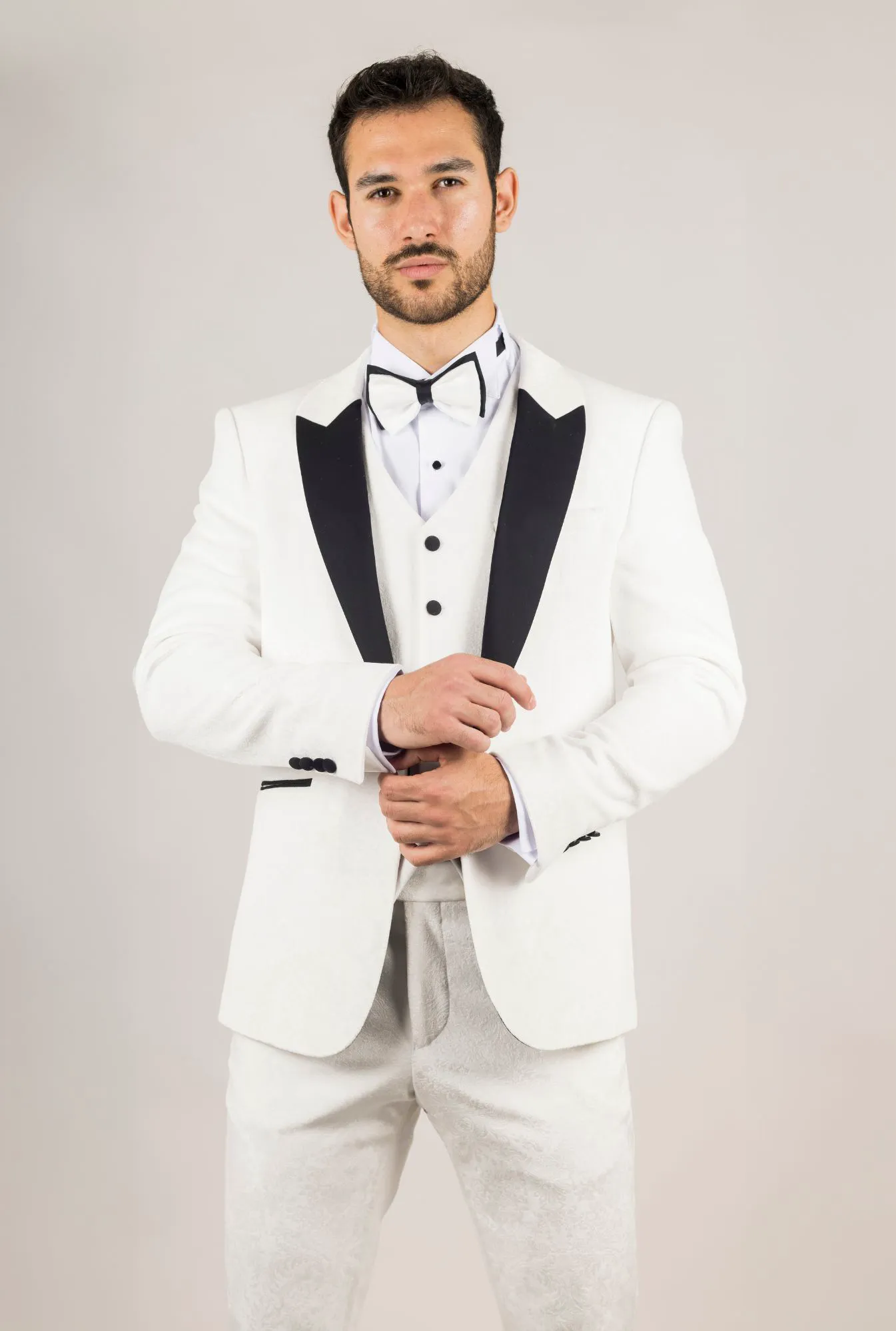 AK-24 Men’s White 3-Piece Velvet Wedding Tuxedo With Black Lapels - Image 2