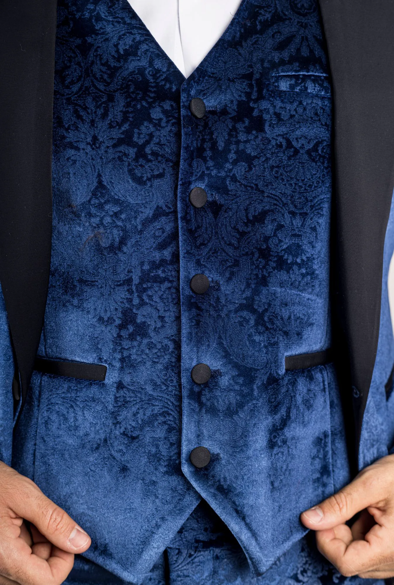 AK-27 Men’s Blue 3-Piece Velvet Wedding Tuxedo With Black Satin Lapels - Image 4