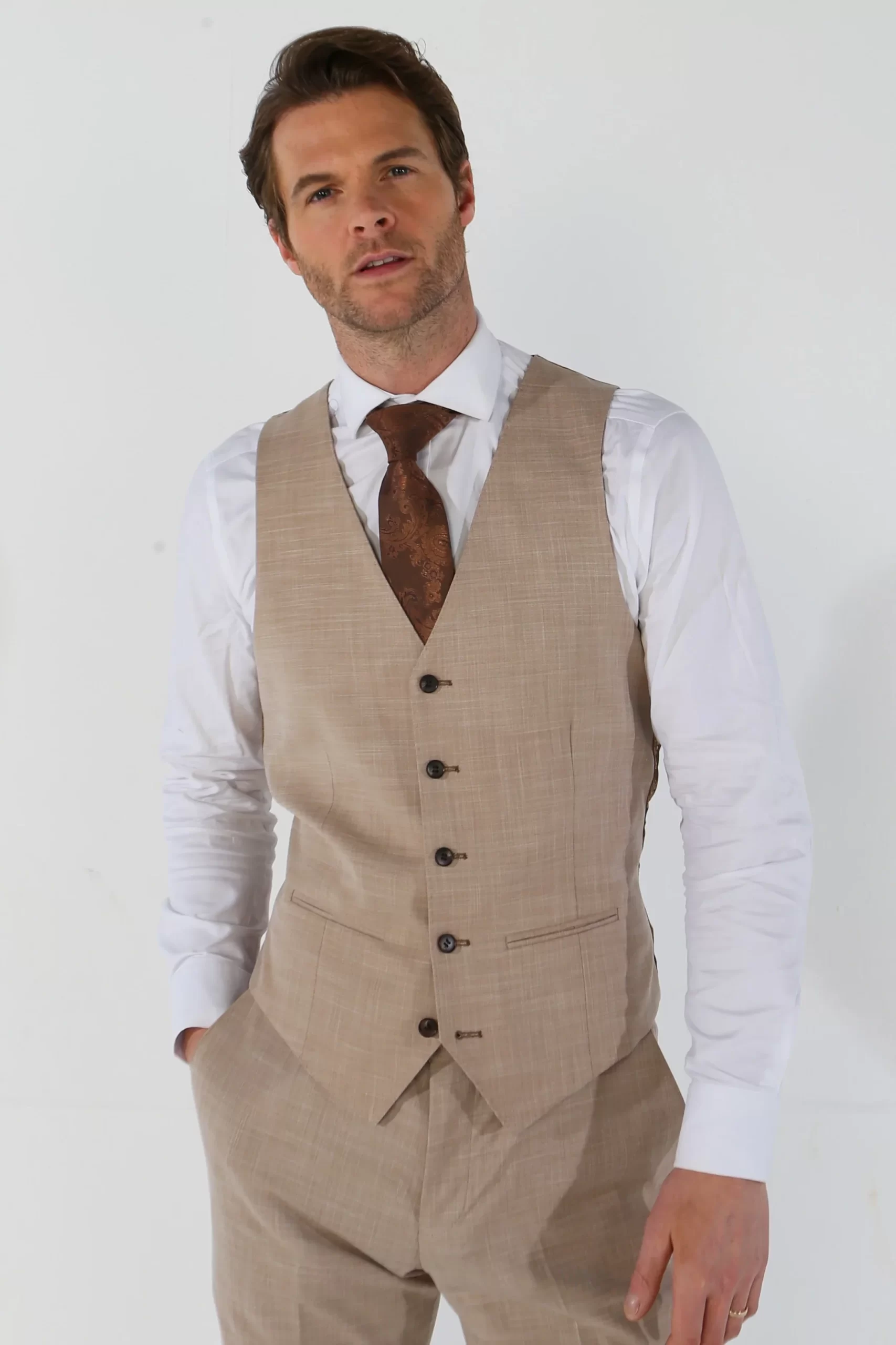 Kurt – Men’s Beige Tailored Fit Waistcoat